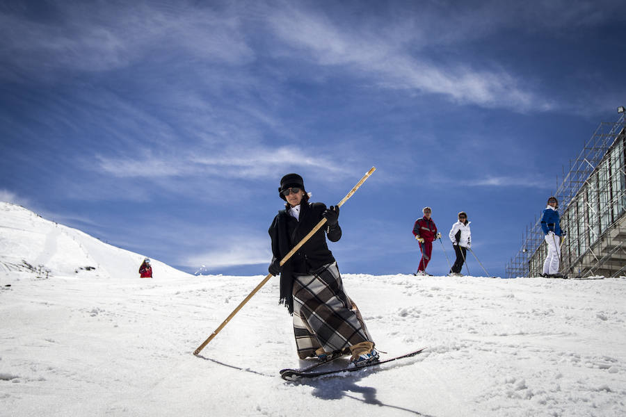 La bajada de la Peña Telemarkera Rikitaum cerró el programa de recaudación de fondos para la lucha contra esta enfermedad