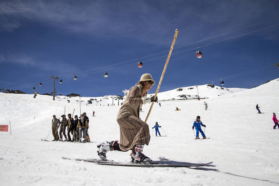 La bajada de la Peña Telemarkera Rikitaum cerró el programa de recaudación de fondos para la lucha contra esta enfermedad