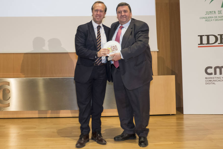 La Cámara de Comercio ha sido la sede de esta gala en la que se reconoce a empresas, colectivos y personas vinculadas a la agricultura y la ganadería de la provincia