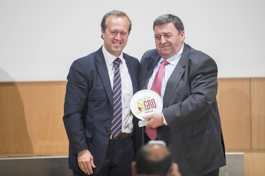 La Cámara de Comercio ha sido la sede de esta gala en la que se reconoce a empresas, colectivos y personas vinculadas a la agricultura y la ganadería de la provincia