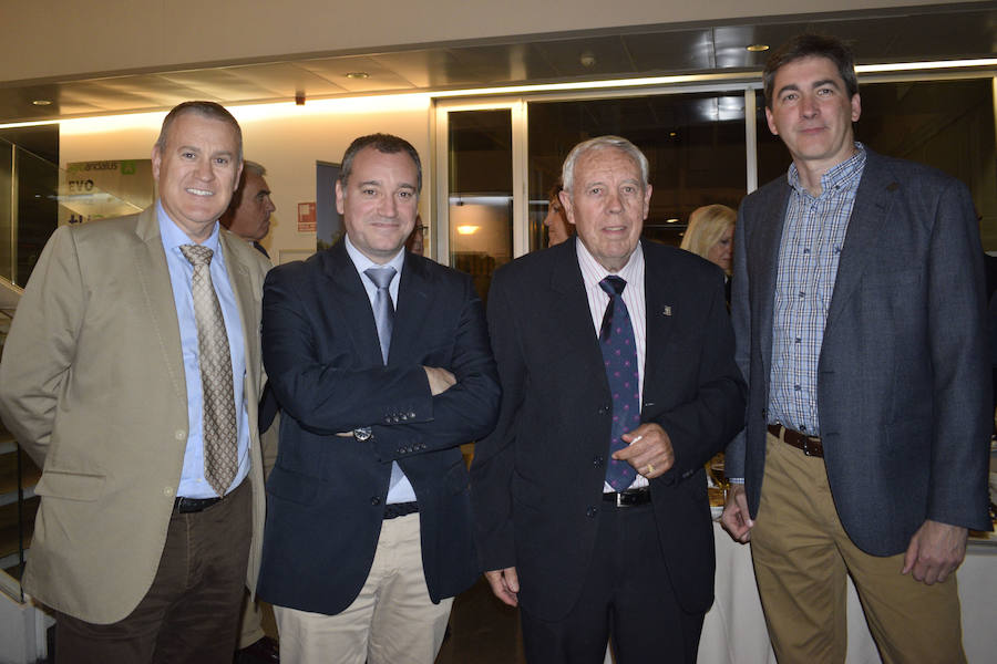 La Cámara de Comercio ha sido la sede de esta gala en la que se reconoce a empresas, colectivos y personas vinculadas a la agricultura y la ganadería de la provincia