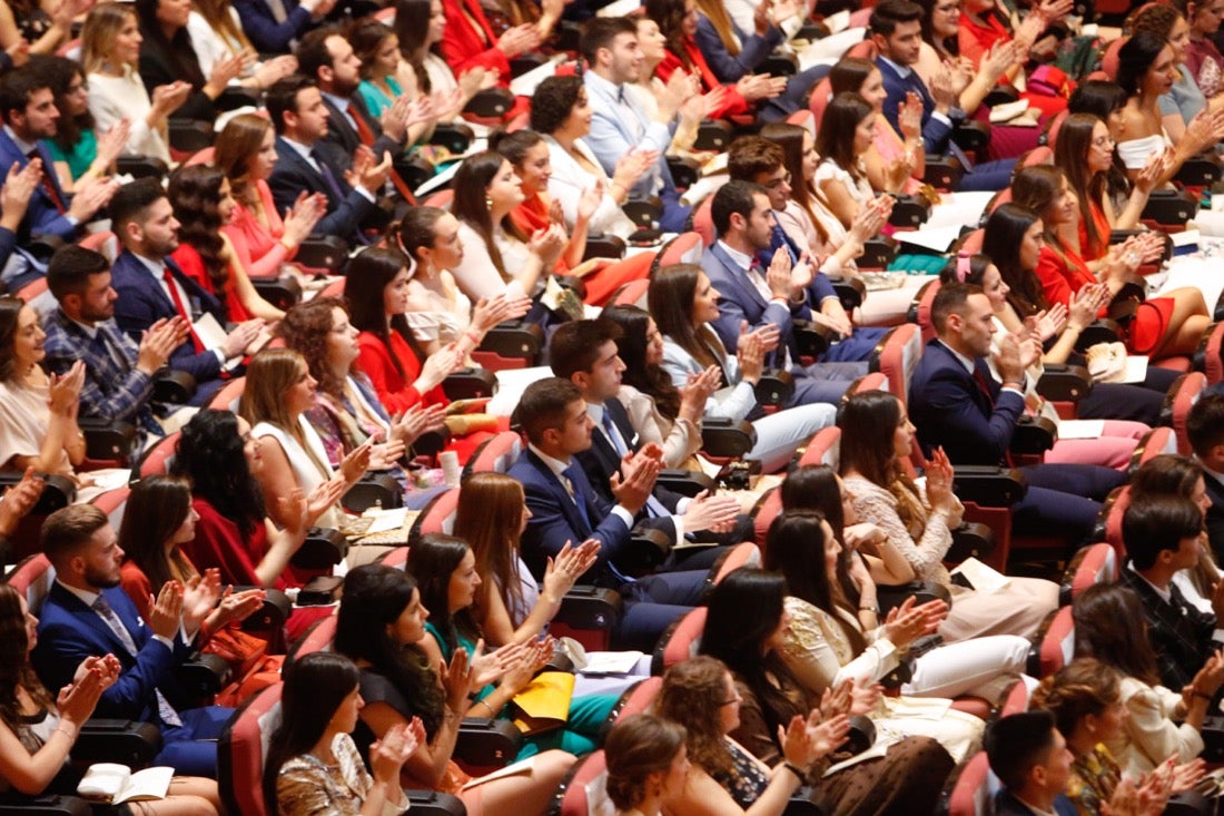 La facultad de Farmacia celebra su graduación 