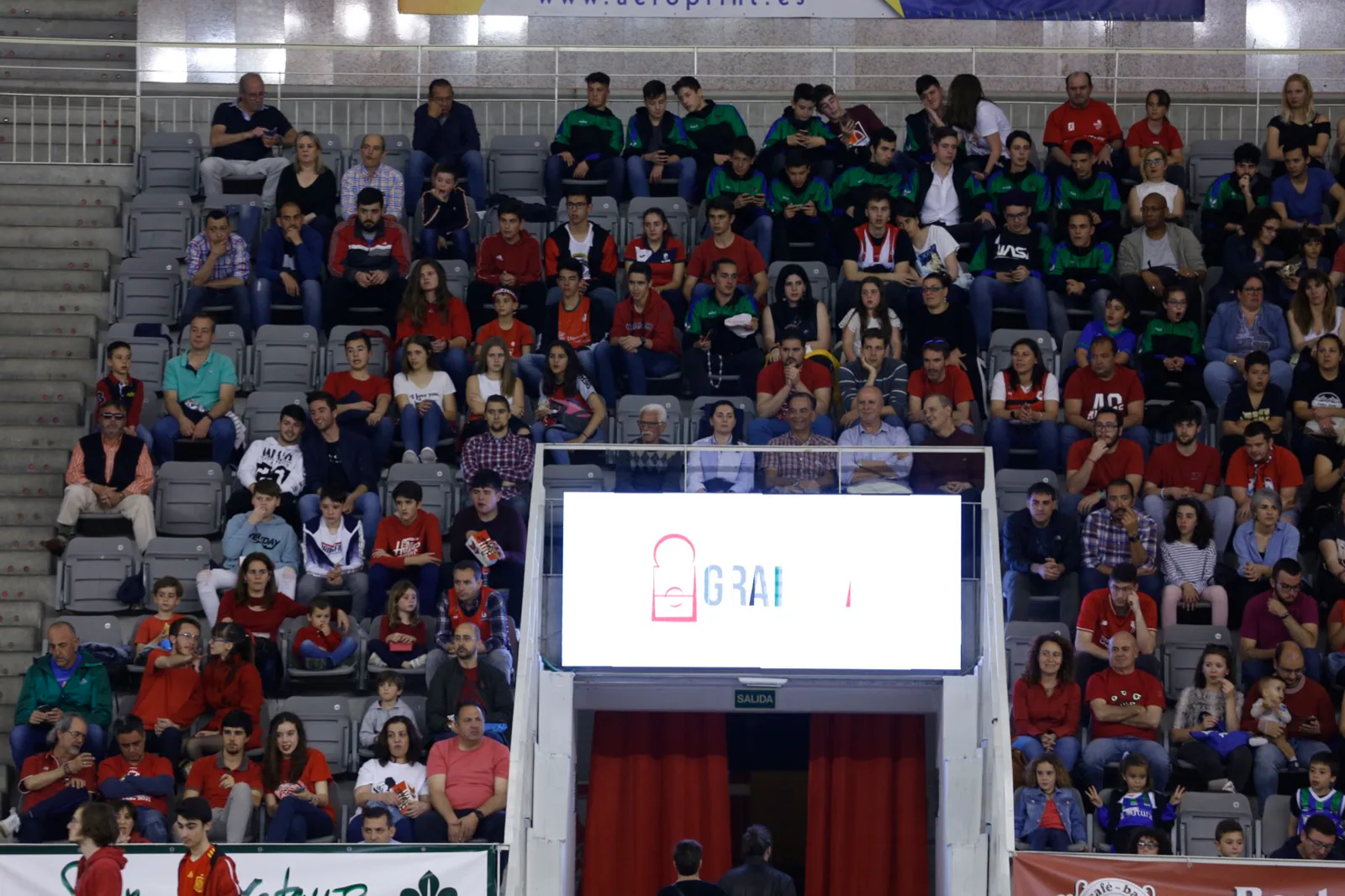 Fotos: Encuéntrate en la grada del Covirán - Palencia