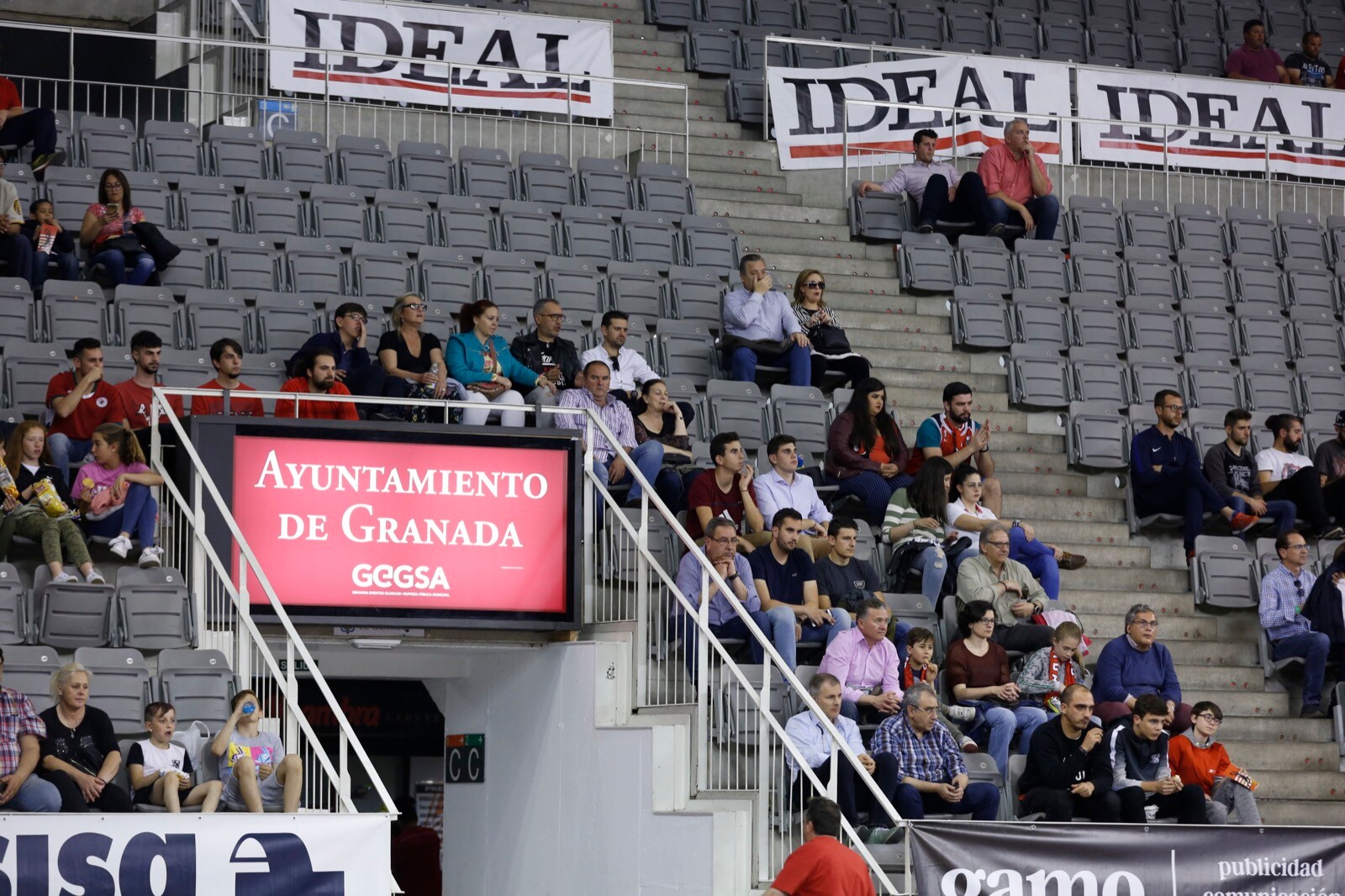 Fotos: Encuéntrate en la grada del Covirán - Palencia