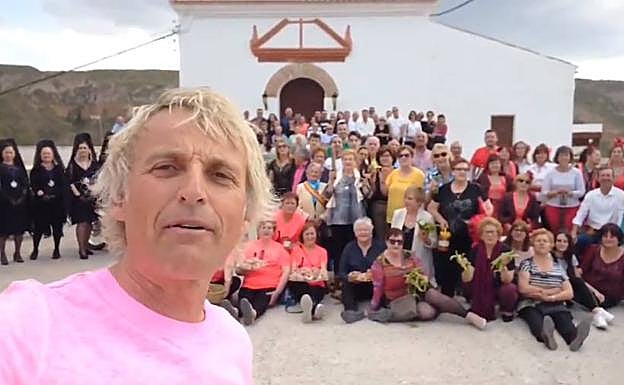 Jesús Calleja busca hoy granadinos para participar de una foto grupal gigantesca