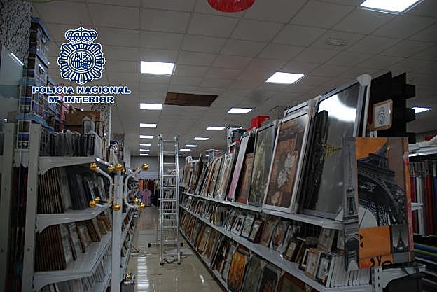 Almacén comercial donde se produjo el robo.