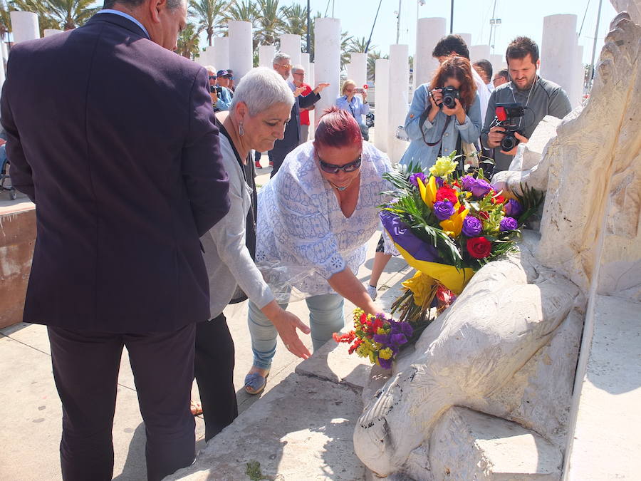 El acto contó con la exposición como orador del profesor de Filosofía e histórico militante del Partido Comunista de Andalucía en Almería Manuel del Pino, quien también abogó por la misma idea