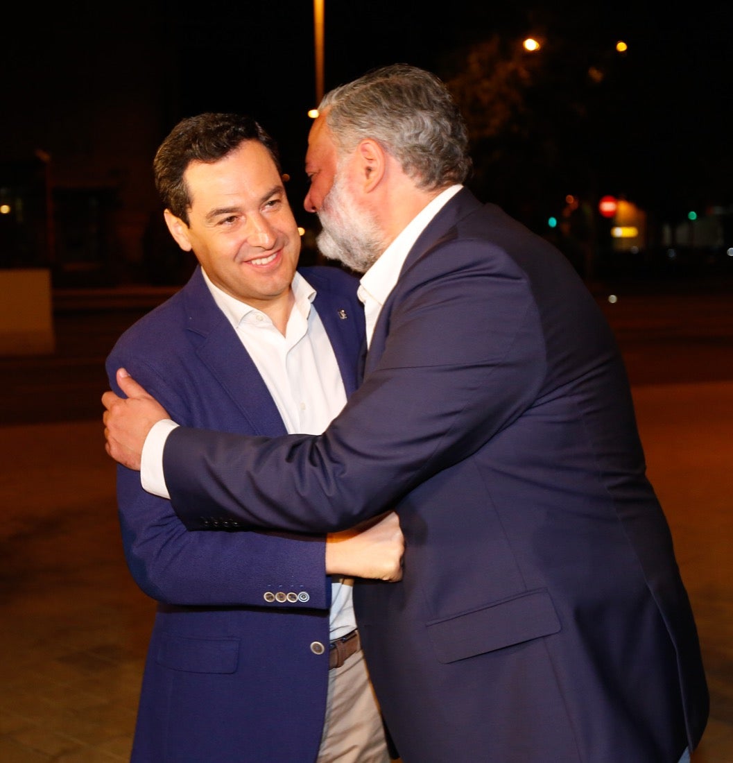 El líder del PP local vino acompañado de 