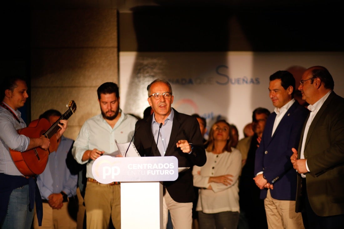 El líder del PP local vino acompañado de 