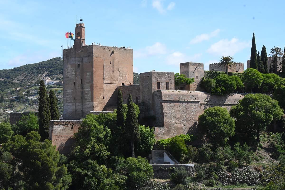 Las Torres Bermejas recuperan parte de su esencia y muestran sus estructuras originales tras las obras de restauración que acaban de finalizar en su primera fase, previa para convertirse en un centro cultural y expositivo.