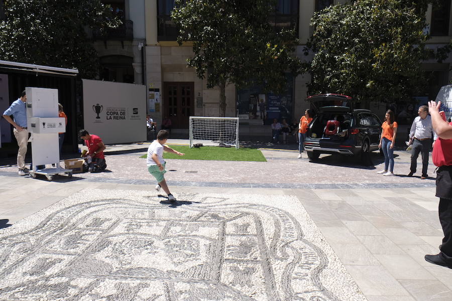 Los aficionados pueden disfrutar de la zona de ocio en Plaza del Carmen