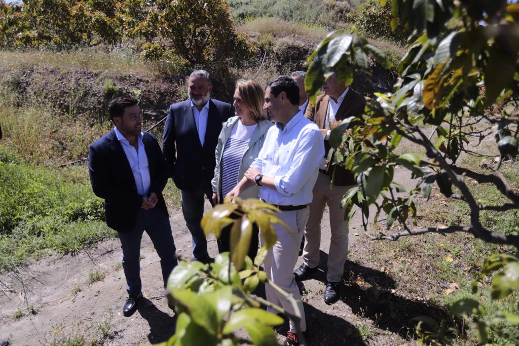 El presidente de la Junta de Andalucía ha estado en la ciudad costera, donde ha estado con la candidata popular 