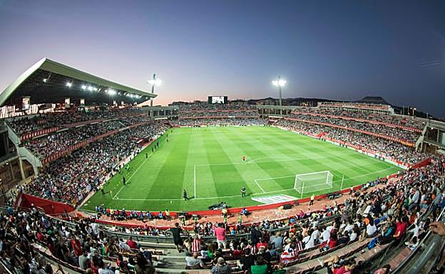 Búscate en las gradas de Los Cármenes