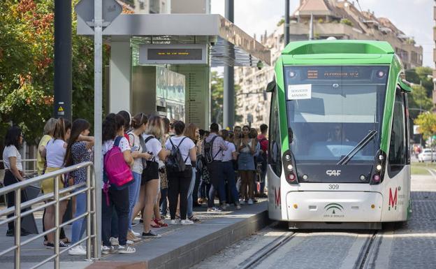 La firma del convenio del metro de Granada evita la huelga prevista para el Corpus