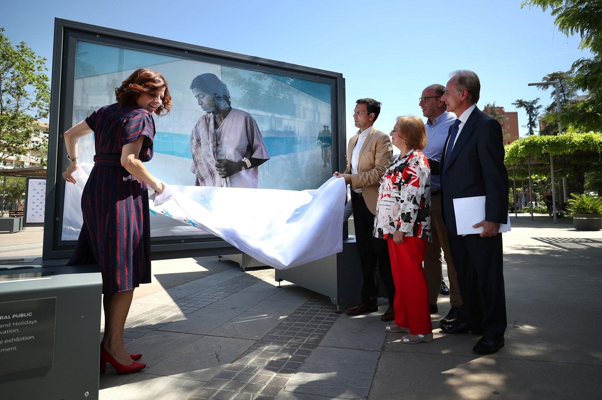 Exposición de fotografias «Tierra de sueños» de Cristina garcía Rodero, en el Paseo del Salón.