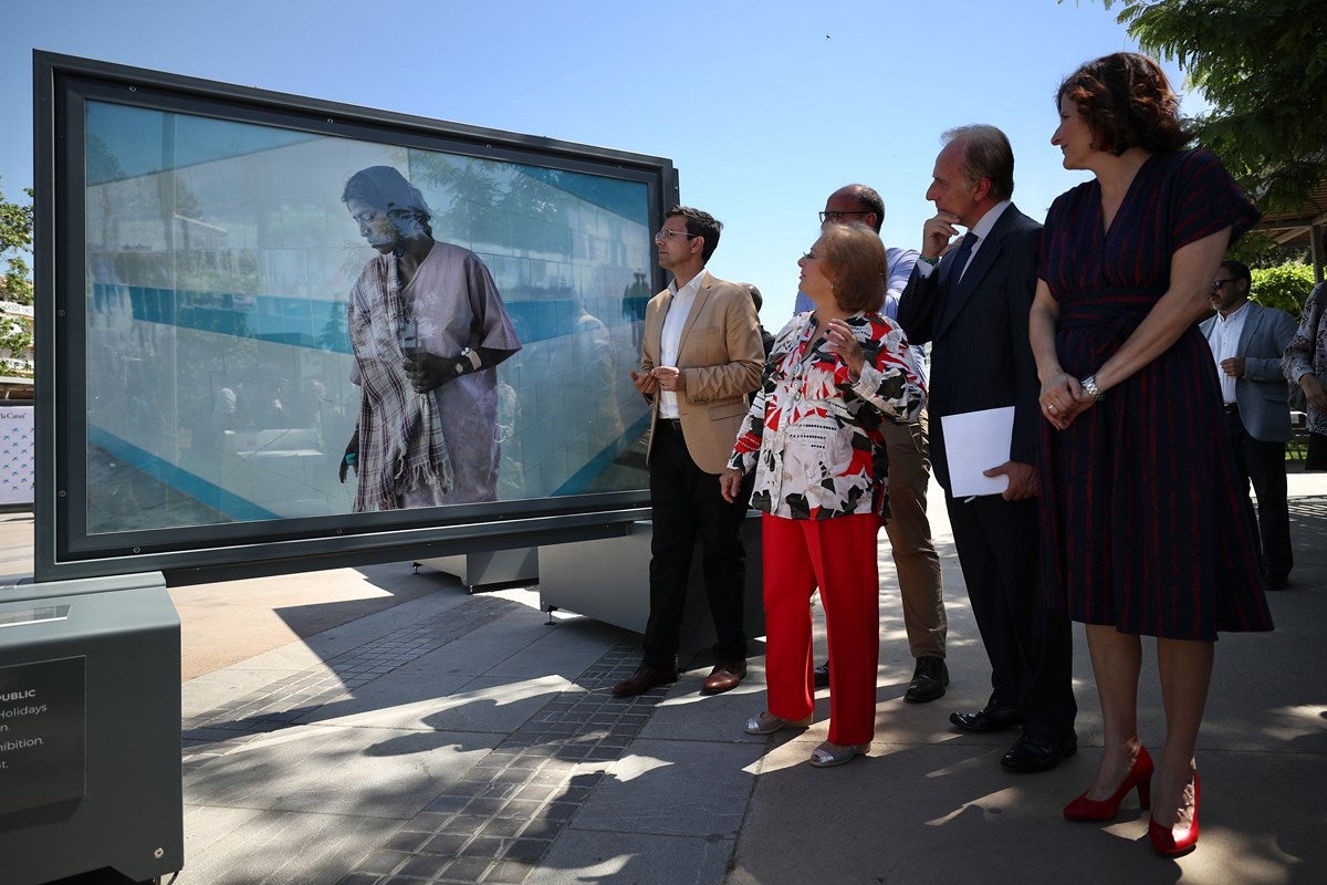 Exposición de fotografias «Tierra de sueños» de Cristina garcía Rodero, en el Paseo del Salón.