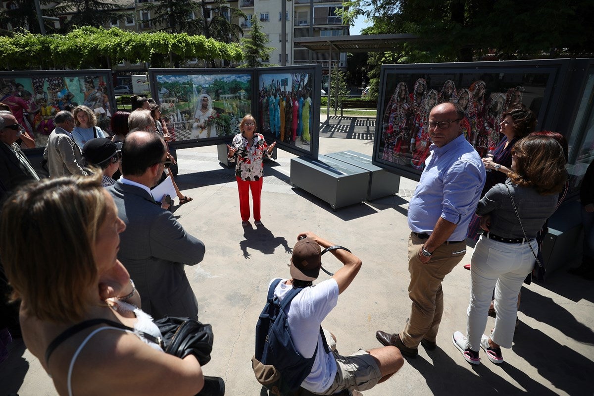 Exposición de fotografias «Tierra de sueños» de Cristina garcía Rodero, en el Paseo del Salón.