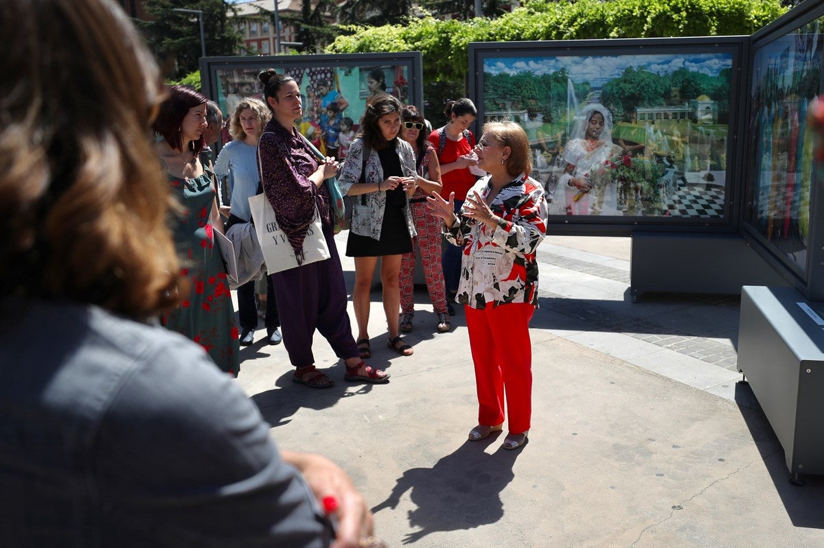 Exposición de fotografias «Tierra de sueños» de Cristina garcía Rodero, en el Paseo del Salón.