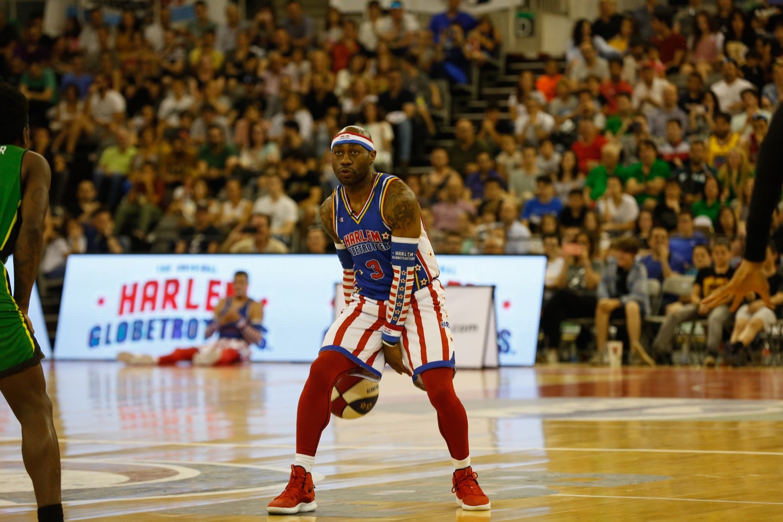 El Palacio de los Deportes de Granada fue el escenario de las espectaculares acrobacias con canastas de por medio del mítico equipo de Harlem