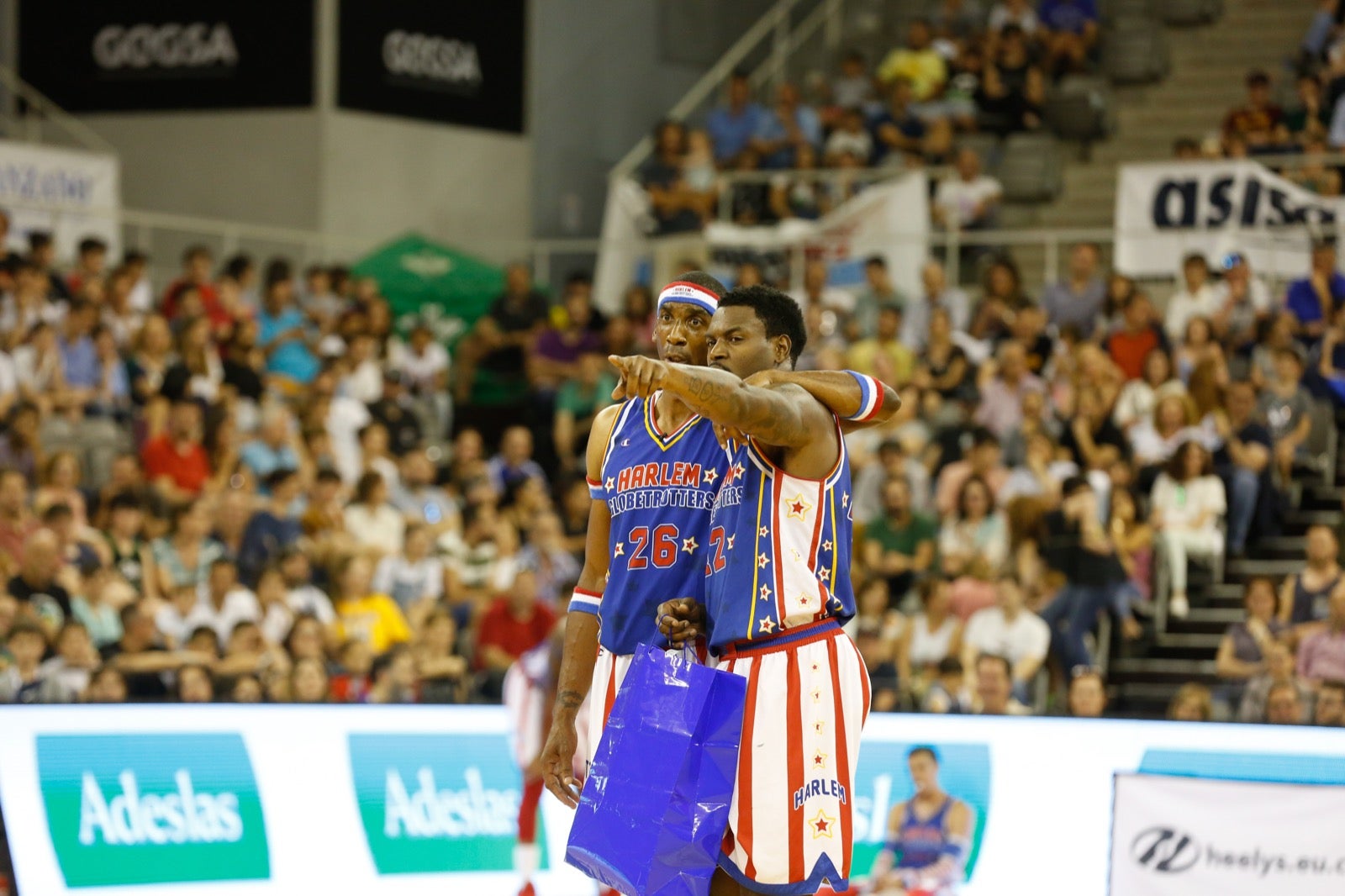 El Palacio de los Deportes de Granada fue el escenario de las espectaculares acrobacias con canastas de por medio del mítico equipo de Harlem