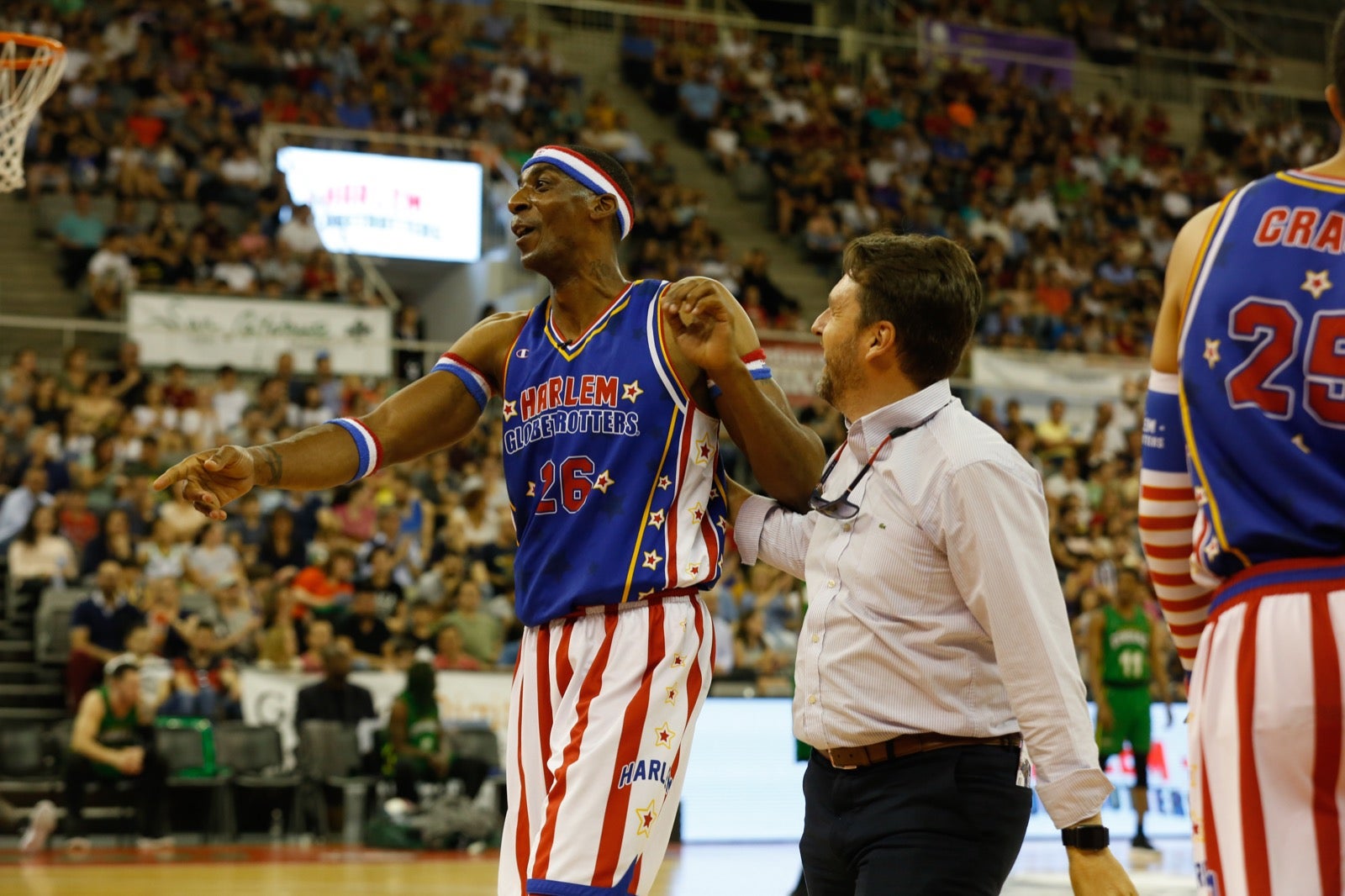 El Palacio de los Deportes de Granada fue el escenario de las espectaculares acrobacias con canastas de por medio del mítico equipo de Harlem