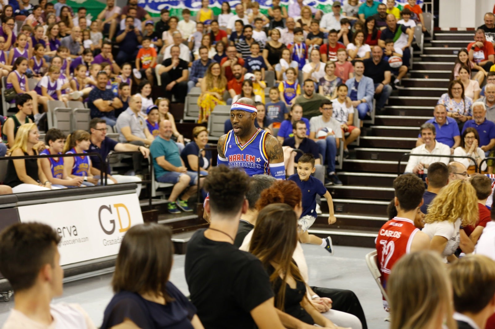 El Palacio de los Deportes de Granada fue el escenario de las espectaculares acrobacias con canastas de por medio del mítico equipo de Harlem