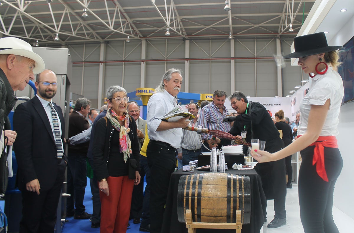 Gran ambiente en la feria expoliva durante su tercera jornada