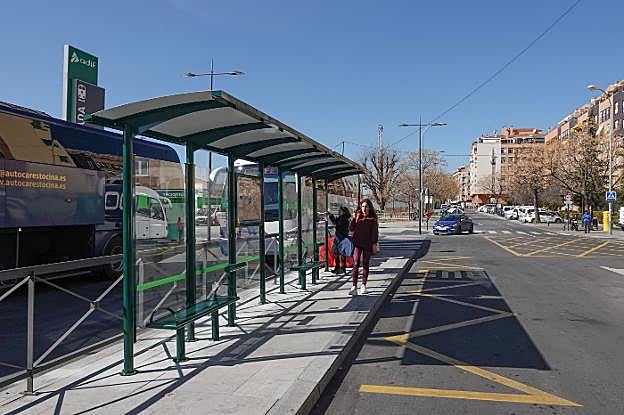 Intercambiador en la plaza de la estación de Andaluces.