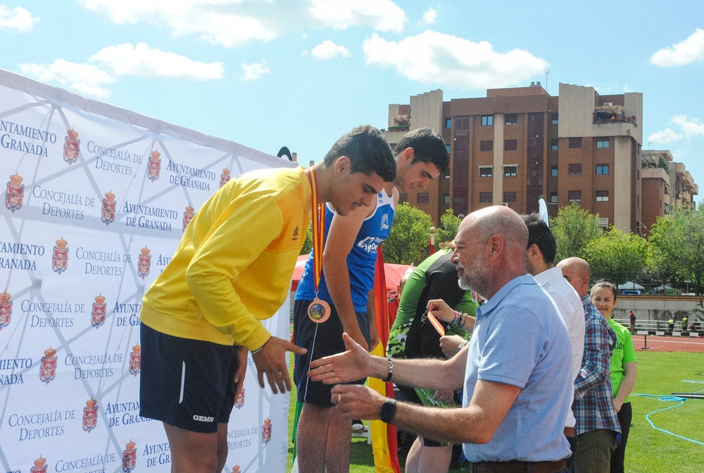 Cerca de trescientos deportistas se encuentran desde ayer en el Complejo Deportivo Núñez Blanca participando en las distintas pruebas de este Campeonato de España organizado por la FEDDI