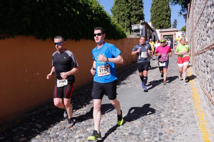 Un total de 13.1 kilómetros, dos menos que la pasada edición, y un desnivel acumulado de 207 metros de auténtica belleza por los barrios del Albaicín y el Sacromonte, dejando la Alhambra a la espalda, sin dejar de recorrer también los espacios más emblemáticos de la capital