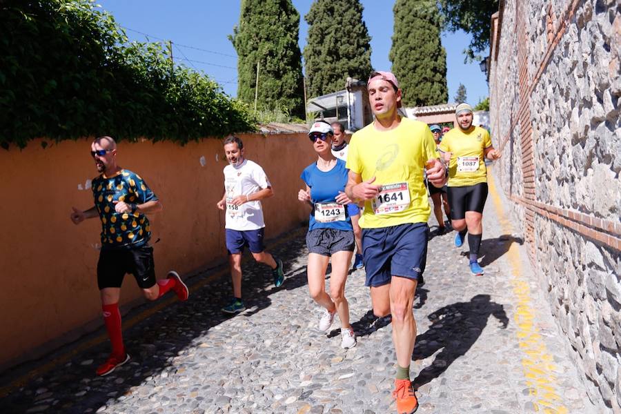 Un total de 13.1 kilómetros, dos menos que la pasada edición, y un desnivel acumulado de 207 metros de auténtica belleza por los barrios del Albaicín y el Sacromonte, dejando la Alhambra a la espalda, sin dejar de recorrer también los espacios más emblemáticos de la capital