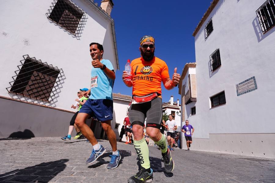 Un total de 13.1 kilómetros, dos menos que la pasada edición, y un desnivel acumulado de 207 metros de auténtica belleza por los barrios del Albaicín y el Sacromonte, dejando la Alhambra a la espalda, sin dejar de recorrer también los espacios más emblemáticos de la capital