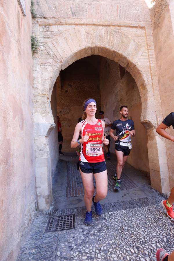 Un total de 13.1 kilómetros, dos menos que la pasada edición, y un desnivel acumulado de 207 metros de auténtica belleza por los barrios del Albaicín y el Sacromonte, dejando la Alhambra a la espalda, sin dejar de recorrer también los espacios más emblemáticos de la capital