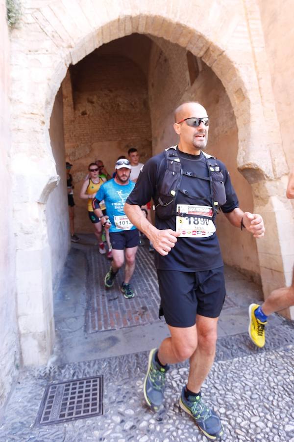 Un total de 13.1 kilómetros, dos menos que la pasada edición, y un desnivel acumulado de 207 metros de auténtica belleza por los barrios del Albaicín y el Sacromonte, dejando la Alhambra a la espalda, sin dejar de recorrer también los espacios más emblemáticos de la capital