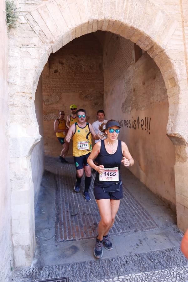 Un total de 13.1 kilómetros, dos menos que la pasada edición, y un desnivel acumulado de 207 metros de auténtica belleza por los barrios del Albaicín y el Sacromonte, dejando la Alhambra a la espalda, sin dejar de recorrer también los espacios más emblemáticos de la capital