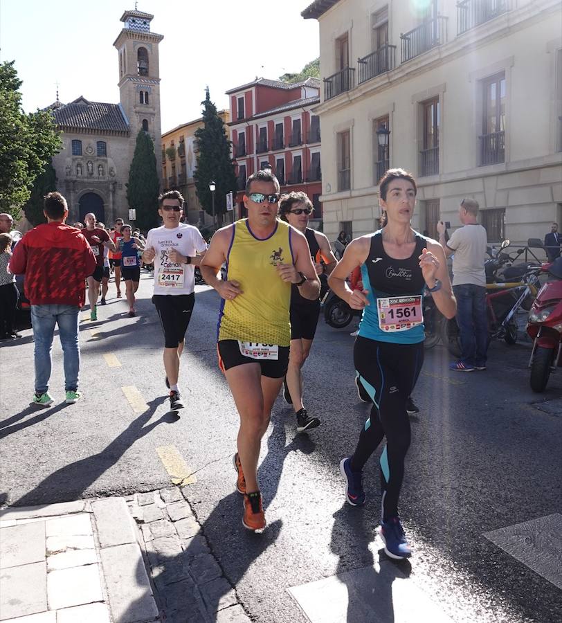 Un total de 13.1 kilómetros, dos menos que la pasada edición, y un desnivel acumulado de 207 metros de auténtica belleza por los barrios del Albaicín y el Sacromonte, dejando la Alhambra a la espalda, sin dejar de recorrer también los espacios más emblemáticos de la capital