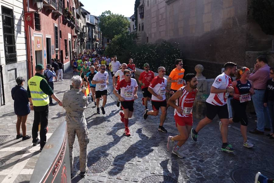 Un total de 13.1 kilómetros, dos menos que la pasada edición, y un desnivel acumulado de 207 metros de auténtica belleza por los barrios del Albaicín y el Sacromonte, dejando la Alhambra a la espalda, sin dejar de recorrer también los espacios más emblemáticos de la capital