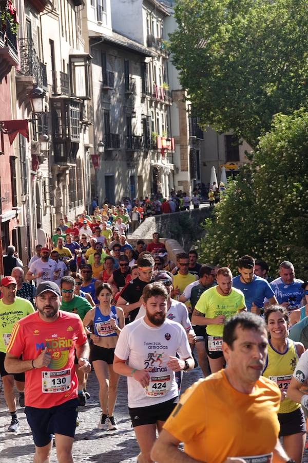 Un total de 13.1 kilómetros, dos menos que la pasada edición, y un desnivel acumulado de 207 metros de auténtica belleza por los barrios del Albaicín y el Sacromonte, dejando la Alhambra a la espalda, sin dejar de recorrer también los espacios más emblemáticos de la capital