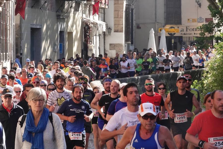 Un total de 13.1 kilómetros, dos menos que la pasada edición, y un desnivel acumulado de 207 metros de auténtica belleza por los barrios del Albaicín y el Sacromonte, dejando la Alhambra a la espalda, sin dejar de recorrer también los espacios más emblemáticos de la capital