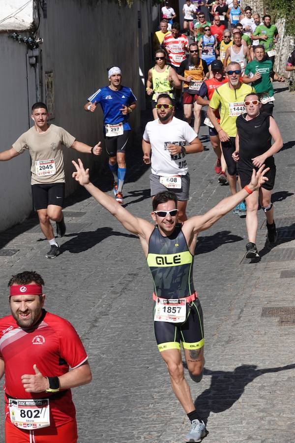 Un total de 13.1 kilómetros, dos menos que la pasada edición, y un desnivel acumulado de 207 metros de auténtica belleza por los barrios del Albaicín y el Sacromonte, dejando la Alhambra a la espalda, sin dejar de recorrer también los espacios más emblemáticos de la capital