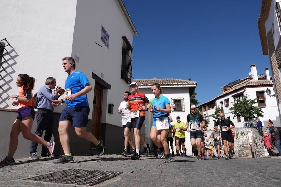 Un total de 13.1 kilómetros, dos menos que la pasada edición, y un desnivel acumulado de 207 metros de auténtica belleza por los barrios del Albaicín y el Sacromonte, dejando la Alhambra a la espalda, sin dejar de recorrer también los espacios más emblemáticos de la capital