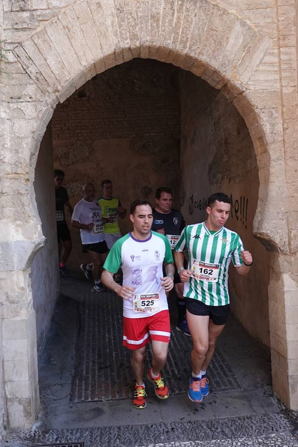 Un total de 13.1 kilómetros, dos menos que la pasada edición, y un desnivel acumulado de 207 metros de auténtica belleza por los barrios del Albaicín y el Sacromonte, dejando la Alhambra a la espalda, sin dejar de recorrer también los espacios más emblemáticos de la capital