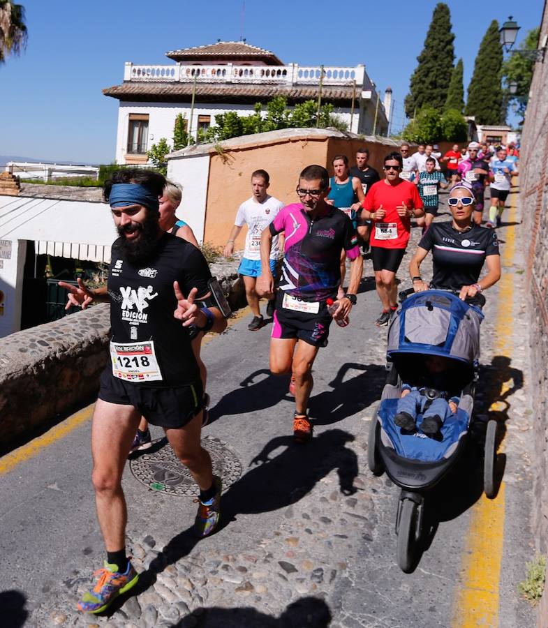 Un total de 13.1 kilómetros, dos menos que la pasada edición, y un desnivel acumulado de 207 metros de auténtica belleza por los barrios del Albaicín y el Sacromonte, dejando la Alhambra a la espalda, sin dejar de recorrer también los espacios más emblemáticos de la capital