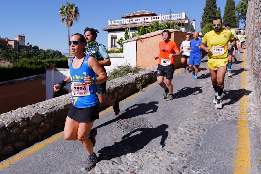 Un total de 13.1 kilómetros, dos menos que la pasada edición, y un desnivel acumulado de 207 metros de auténtica belleza por los barrios del Albaicín y el Sacromonte, dejando la Alhambra a la espalda, sin dejar de recorrer también los espacios más emblemáticos de la capital