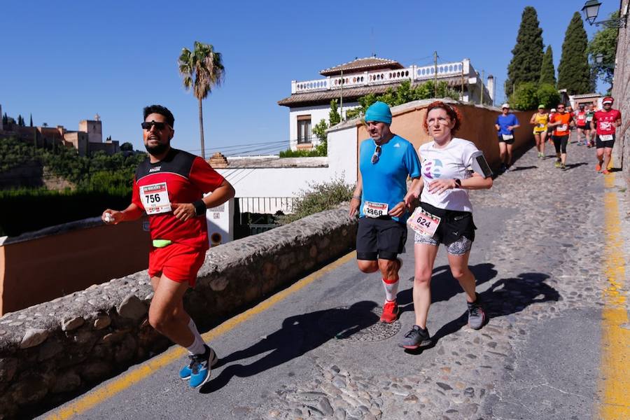 Un total de 13.1 kilómetros, dos menos que la pasada edición, y un desnivel acumulado de 207 metros de auténtica belleza por los barrios del Albaicín y el Sacromonte, dejando la Alhambra a la espalda, sin dejar de recorrer también los espacios más emblemáticos de la capital