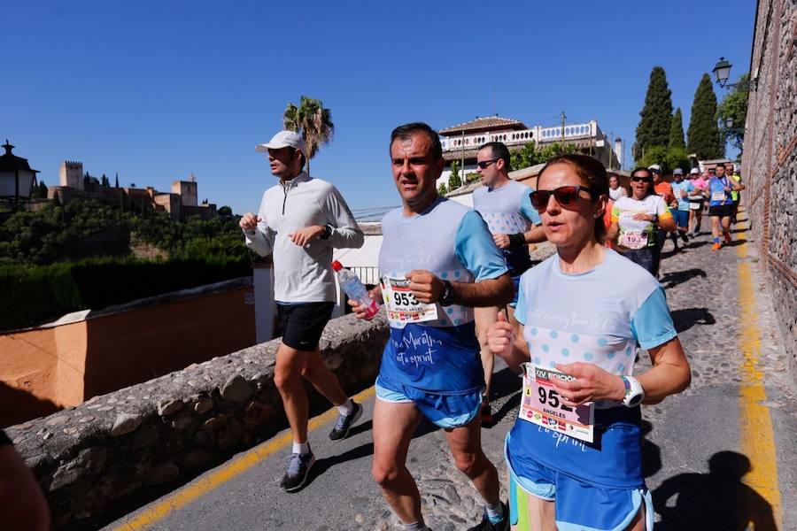 Un total de 13.1 kilómetros, dos menos que la pasada edición, y un desnivel acumulado de 207 metros de auténtica belleza por los barrios del Albaicín y el Sacromonte, dejando la Alhambra a la espalda, sin dejar de recorrer también los espacios más emblemáticos de la capital