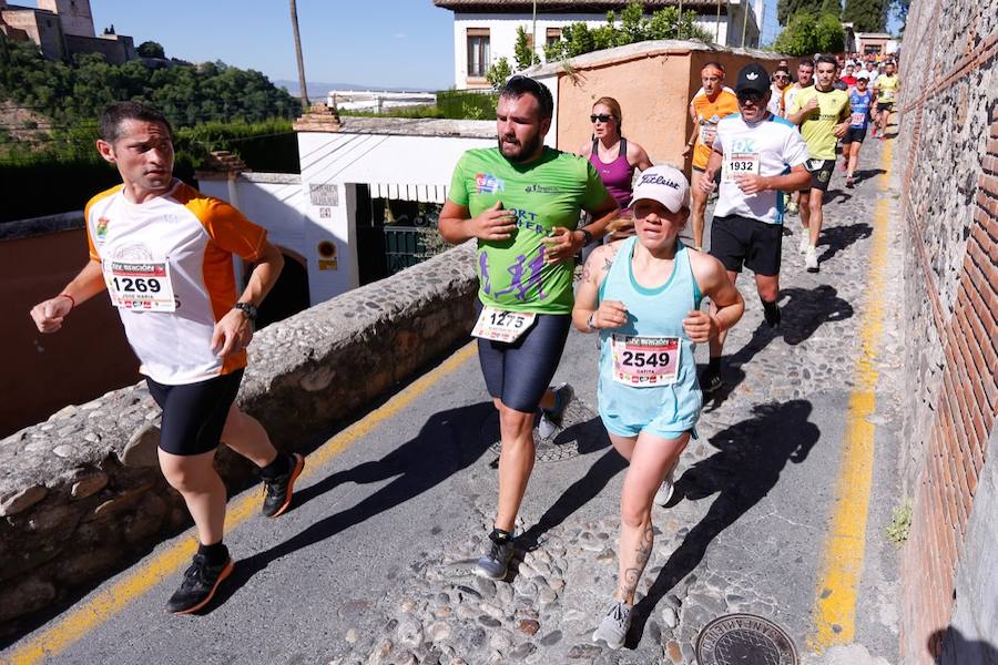 Un total de 13.1 kilómetros, dos menos que la pasada edición, y un desnivel acumulado de 207 metros de auténtica belleza por los barrios del Albaicín y el Sacromonte, dejando la Alhambra a la espalda, sin dejar de recorrer también los espacios más emblemáticos de la capital