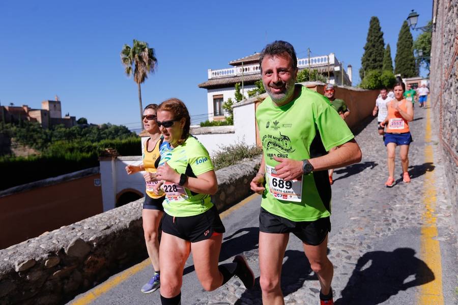 Un total de 13.1 kilómetros, dos menos que la pasada edición, y un desnivel acumulado de 207 metros de auténtica belleza por los barrios del Albaicín y el Sacromonte, dejando la Alhambra a la espalda, sin dejar de recorrer también los espacios más emblemáticos de la capital