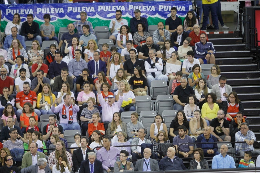 Aquí puedes ver una selección de las mejores imágenes de las gradas del Covirán-Iberojet Palma