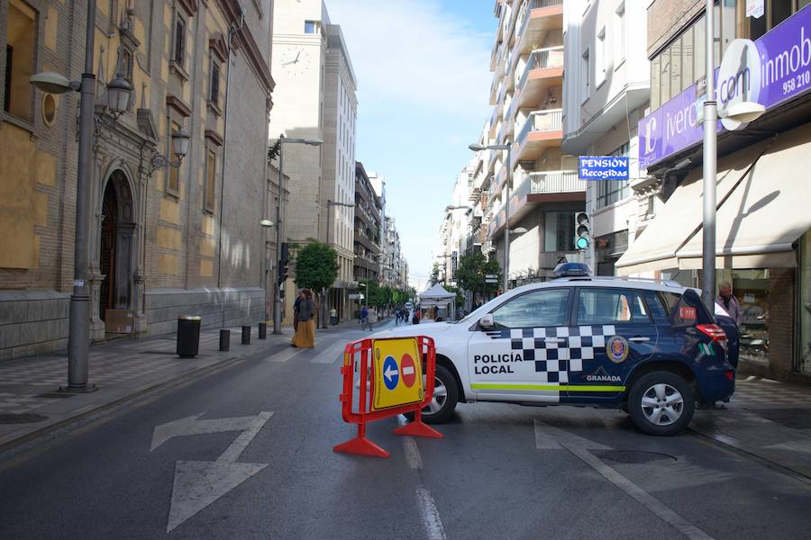 Otra jornada sin tráfico en el centro de la ciudad de Granada y con múltiples actividades para niños y mayores